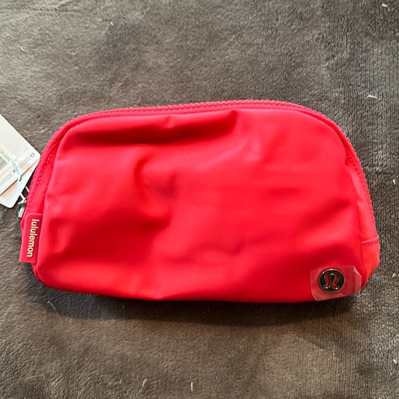 lululemon athletica Handbags - Lululemon Beltbag